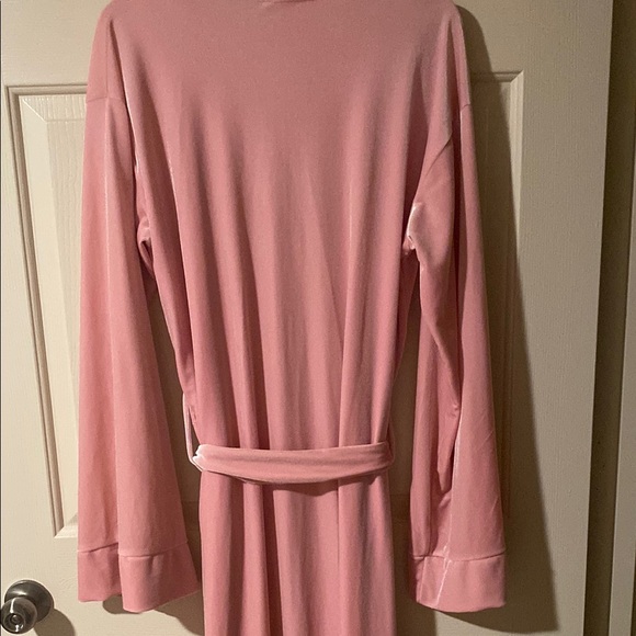 Laina Rauma Classic Pink Full-Length Robe with Belt - Picture 7 of 9